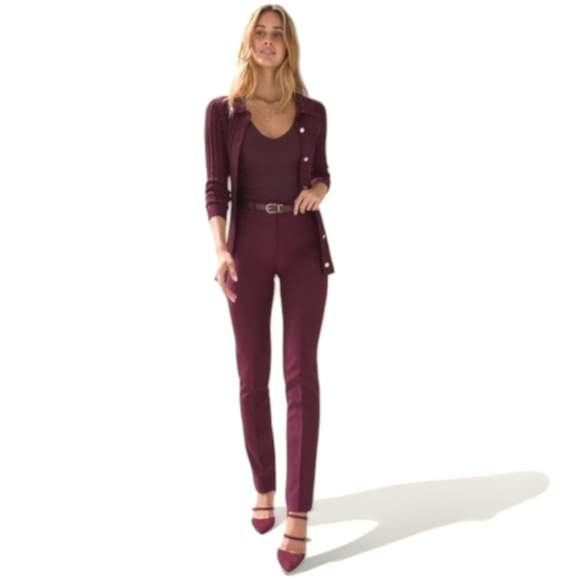 👖The Limited Denim Legging Jean in Burgundy/Maroon Color - Picture 2 of 10